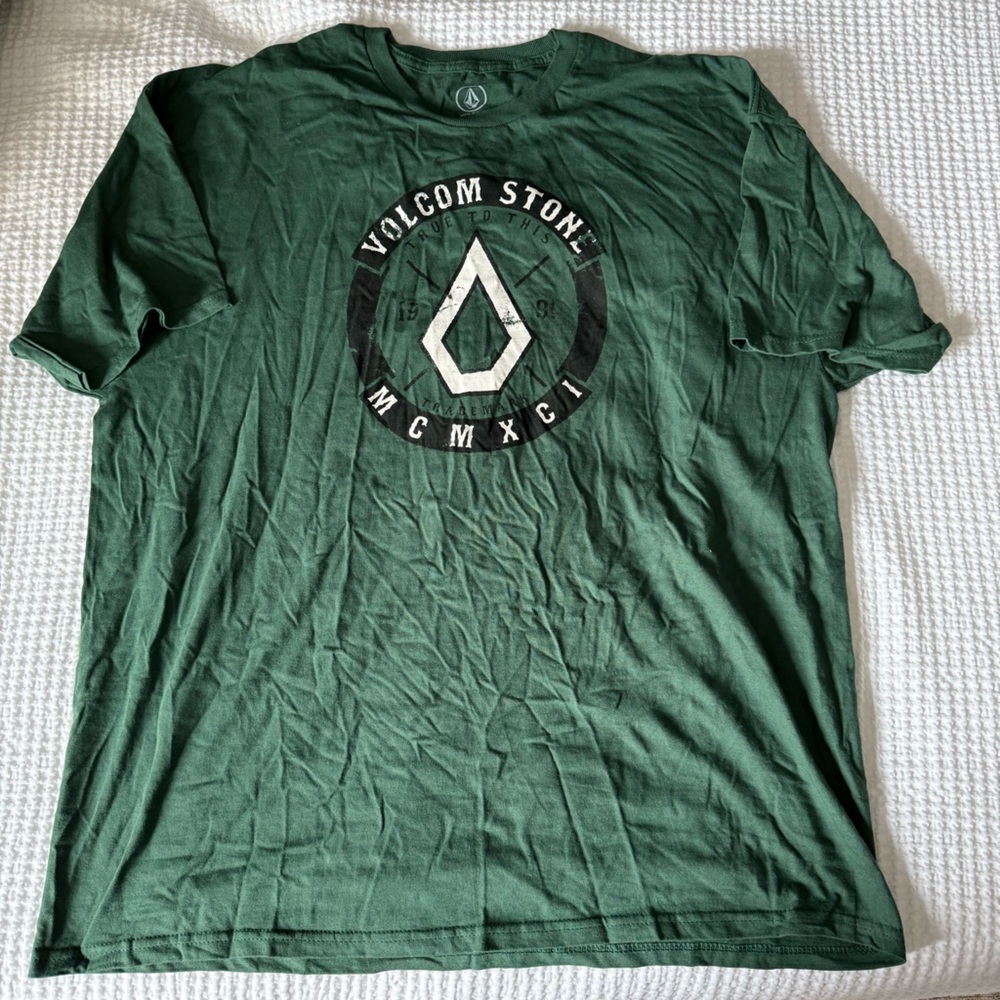 NWOT Volcom Men’s Green Graphic T-Shirt - Size XXL